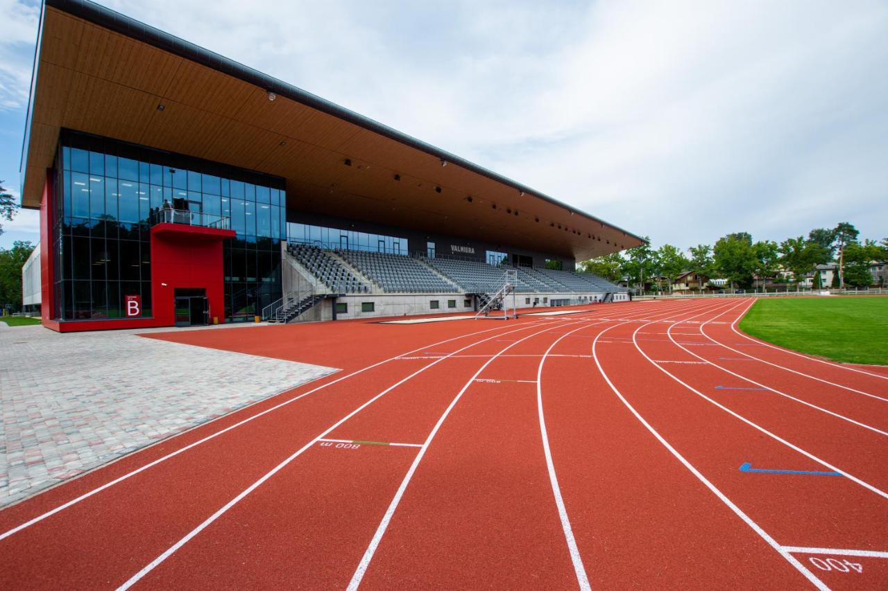 Stadium Hotel Valmiera Eksteriør bilde