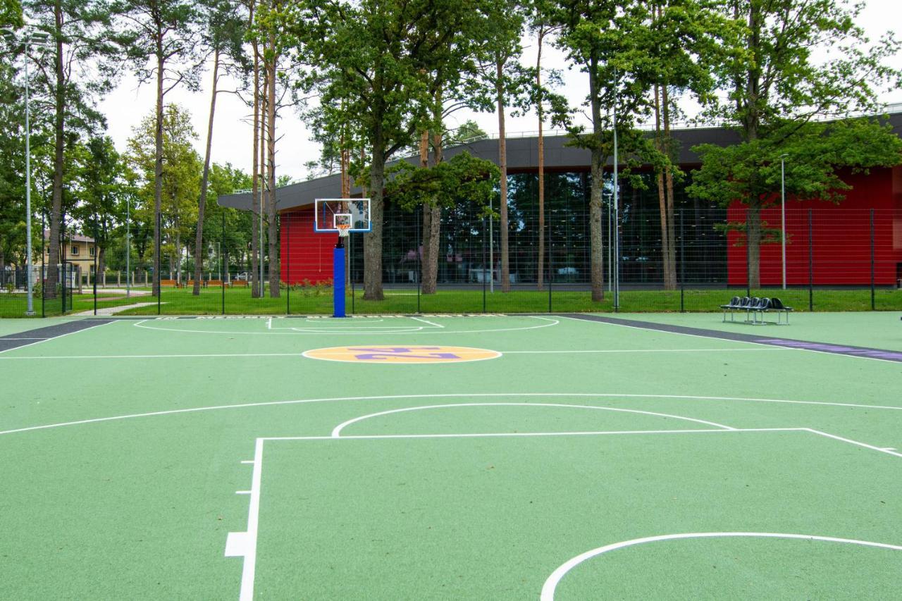 Stadium Hotel Valmiera Eksteriør bilde